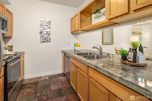 300 110th Ave NE, Bellevue, WA 98004 - Photo 12