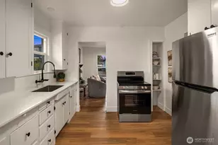 312 NW 88th St, Seattle, WA 98117 - Photo 10