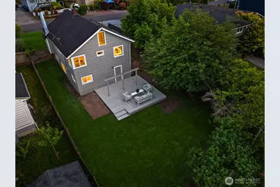 312 NW 88th Street, Seattle, WA 98117 - Photo 2