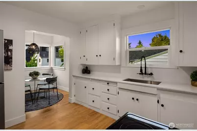 312 NW 88th Street, Seattle, WA 98117 - Photo 8