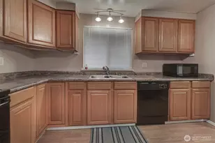 7085 Thebes St NE, Bremerton, WA 98311 - Photo 14