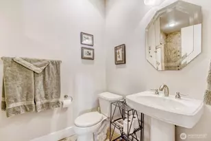 5711 Upland Terrace NE, Tacoma, WA 98422 - Photo 20