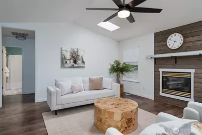2033 Navy Lane, Oak Harbor, WA 98277 - Photo 2