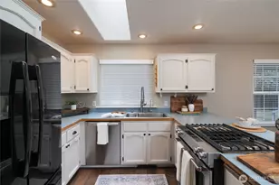 2033 Navy Ln, Oak Harbor, WA 98277 - Photo 8