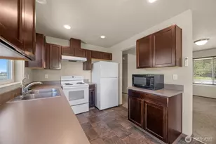 7515 100th St NE, Marysville, WA 98270 - Photo 4