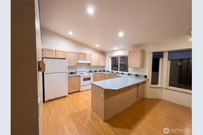 12531 81st Place NE, Kirkland, WA 98034 - Photo 2
