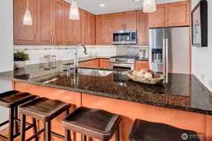 10650 NE 9th Pl, Bellevue, WA 98004 - Photo 6