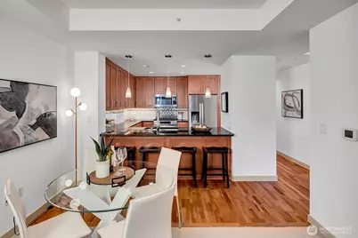 10650 NE 9th Place #5208, Bellevue, WA 98004 - Photo 8