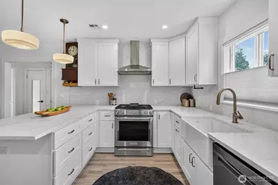 8121 11th Avenue SW, Seattle, WA 98106 - Photo 6