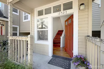 12527 27th Avenue NE #D, Seattle, WA 98125 - Photo 2