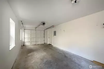 12527 27th Avenue NE #D, Seattle, WA 98125 - Photo 32