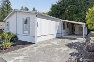 863 NE Saturn Ln, Bremerton, WA 98311 - Photo 2