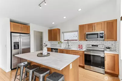8820 24th Avenue SW, Seattle, WA 98106 - Photo 10