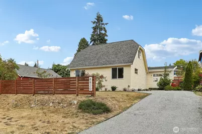 8820 24th Avenue SW, Seattle, WA 98106 - Photo 1
