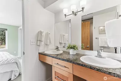 8820 24th Avenue SW, Seattle, WA 98106 - Photo 16
