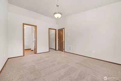 7515 100th Street NE #B, Marysville, WA 98270 - Photo 8