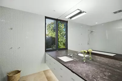 812 E Blaine St, Seattle, WA 98102 - Photo 28