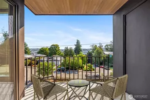 3601 24th Ave W, Seattle, WA 98199 - Photo 2