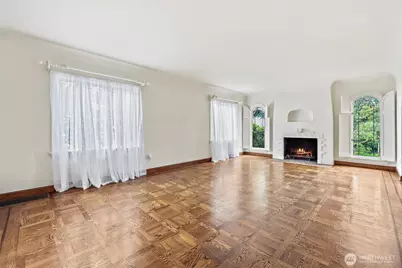 4208 51st Avenue NE, Seattle, WA 98105 - Photo 4