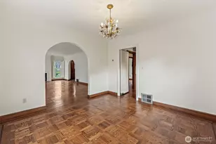 4208 51st Ave NE, Seattle, WA 98105 - Photo 8