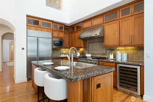 716 99th Ave NE, Bellevue, WA 98004 - Photo 10