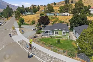 634 Warren Ave W, Pateros, WA 98846 - Photo 2