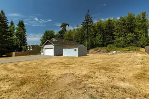 1235 Russell Dr, Coupeville, WA 98239 - Photo 2
