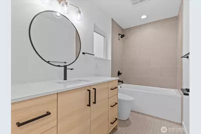 3239 61st Avenue SW #B, Seattle, WA 98116 - Photo 16