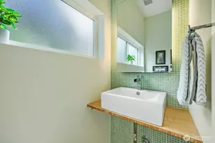 2204 N 8th St, Tacoma, WA 98403 - Photo 14