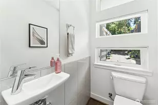 10762 SE 1st Dr, Bellevue, WA 98004 - Photo 12