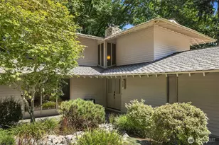 6815 E Mercer Way, Mercer Island, WA 98040 - Photo 2
