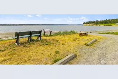 822 Walker Avenue, Oak Harbor, WA 98277 - Photo 6