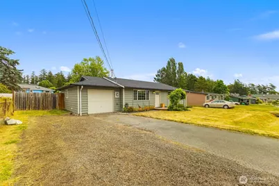 822 Walker Avenue, Oak Harbor, WA 98277 - Photo 1