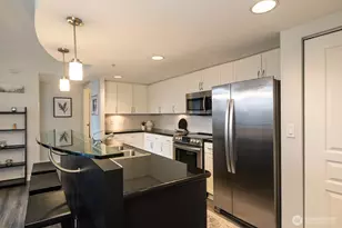2929 1st Ave, Seattle, WA 98121 - Photo 10