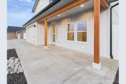 857 NE Tyler Place, East Wenatchee, WA 98802 - Photo 4