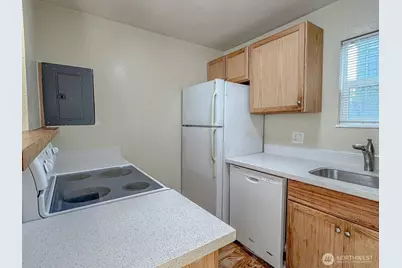 7103 Linden Avenue N #1-5, Seattle, WA 98103 - Photo 18