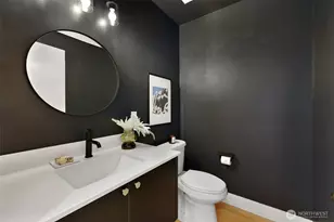 527 NE 89th St, Seattle, WA 98115 - Photo 18