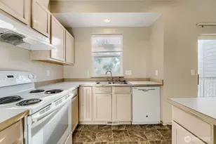 9014 E Main St, Bonney Lake, WA 98391 - Photo 20
