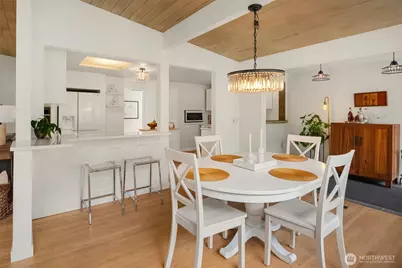 20200 37th Avenue NE, Lake Forest Park, WA 98155 - Photo 10