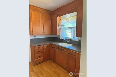 4137 54th Avenue SW, Seattle, WA 98116 - Photo 4