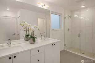 9553 Ashworth Ave N, Seattle, WA 98103 - Photo 12