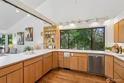 16313 Inglewood Place NE, Kenmore, WA 98028 - Photo 8