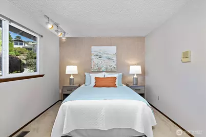 17202 Sealawn Place, Edmonds, WA 98026 - Photo 20