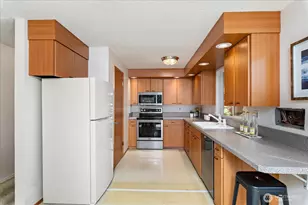 17202 Sealawn Pl, Edmonds, WA 98026 - Photo 10
