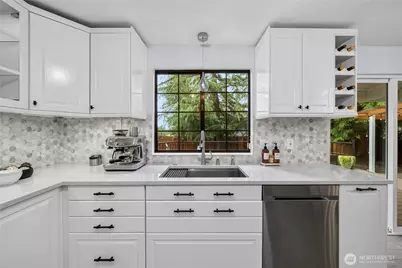 17508 NE 160th Street, Woodinville, WA 98072 - Photo 10