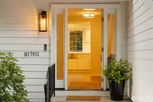 10702 NE 144th Ct, Kirkland, WA 98034 - Photo 4
