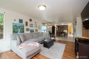519 W 15th St, Port Angeles, WA 98362 - Photo 4