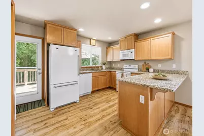 1551 E Gateway Heights Loop, Sedro Woolley, WA 98284 - Photo 6
