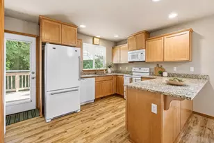 1551 E Gateway Heights Loop, Sedro Woolley, WA 98284 - Photo 6
