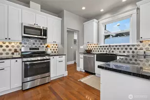 409 NE 60th St, Seattle, WA 98115 - Photo 18